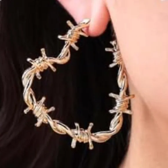 Heart Wire Hoop Earrings M487 - Picture 3 of 4